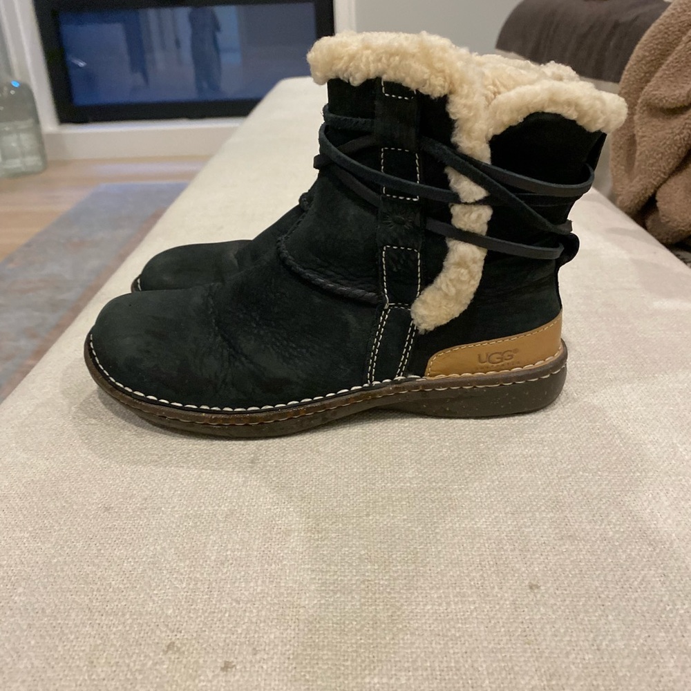 Ugg short boots